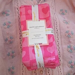 Cupcakes and Cashmere Lurex Cloth Valentine Napkins